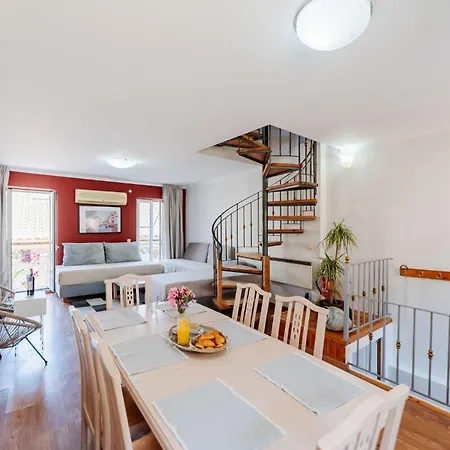 Liston Apartmán